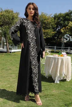 2023 Модное Новое мусульманское платье с круглым вырезом и длинными рукавами в Дубае, Женское Повседневное арабское простое платье