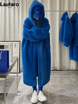 Lautaro Зимнее длинное негабаритное теплое толстое сине-белое пушистое пальто из искусственного меха для женщин с буквой d, Свободное, повседневное, в корейском стиле