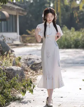 Традиционная белая цветочная вышивка в китайском стиле Cheongsam Daily Stage Performer Qipao
